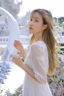 退婚后，她被神秘大佬宠上天