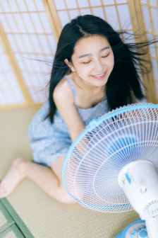 穿书后，我被六个大佬爸爸争着宠