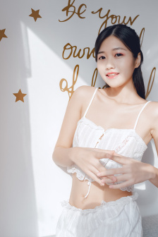 队友看起来柔弱不能自理！