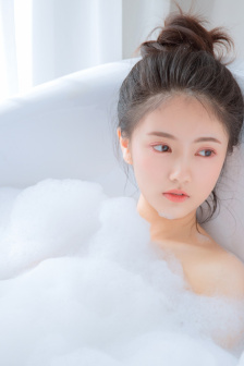 庶女玄妃：世子今天入赘了吗？